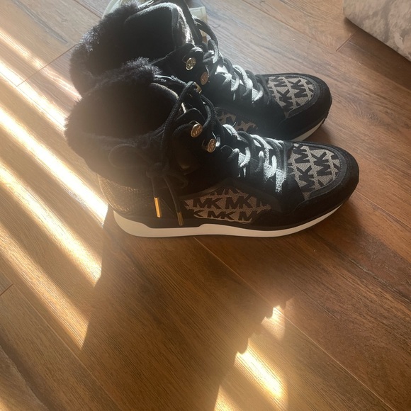 Michael Kors boots - Picture 3 of 3